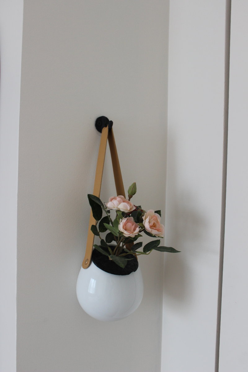 Décoration murale minimaliste dans un projet de design intérieur par Maison Nord Signature